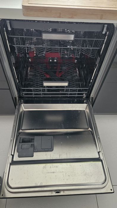 Sprzedam używaną zmywarkę Whirlpool ADG8710