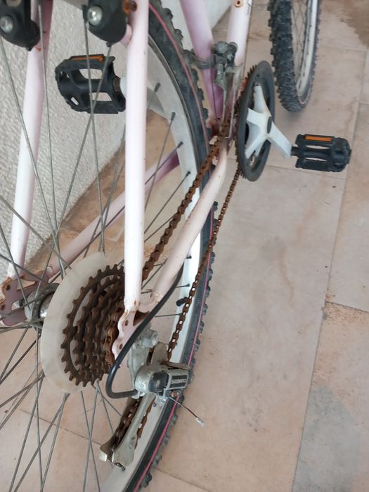 Bicicleta cor de rosa