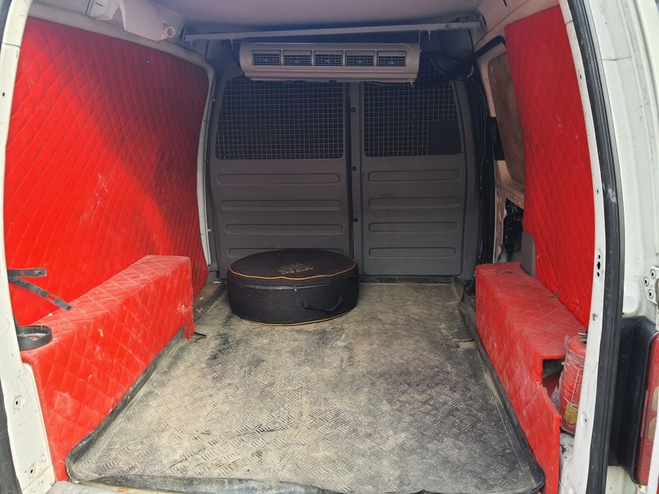 Wynajem pojazdu vw caddy bus Klima