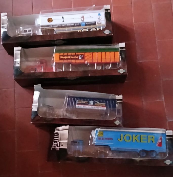 4 Miniaturas 1:43 Camiões Articulados
