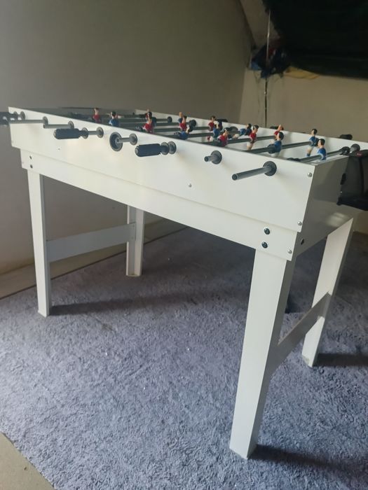 Stół do gier stół do gier takich jak piłkarzyki bilard i ping pong