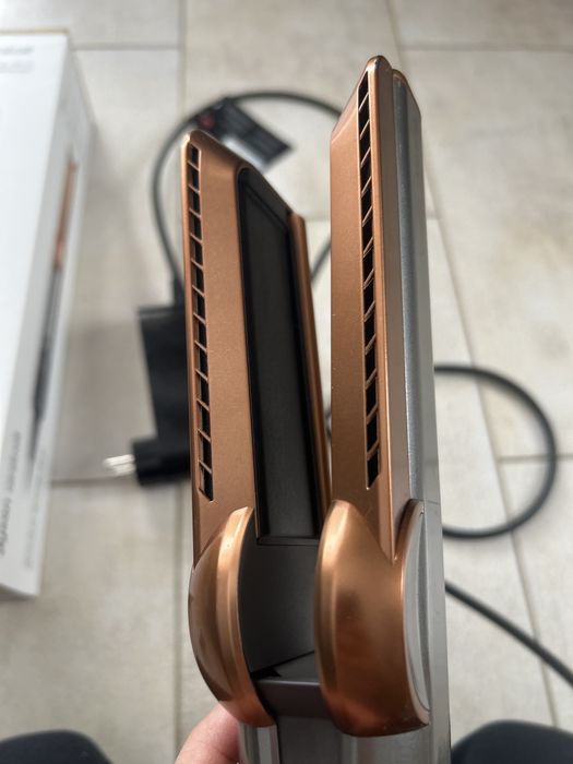 Dyson airstrait prostownica
