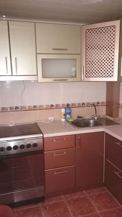 Велика трикімнатна квартира район Сільхозтехніка