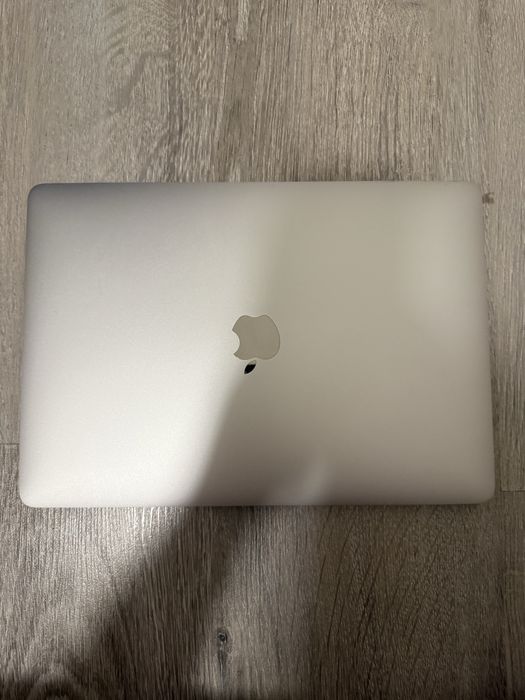 Macbook Pro (13-inch 2020)