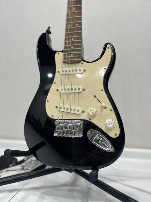 Електрогітара Squier by Fender MINI Strat