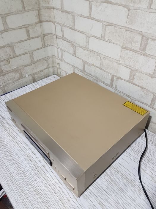 Програвач CD/DVD дисків PIONEER DV-717,б/у з Німеччини