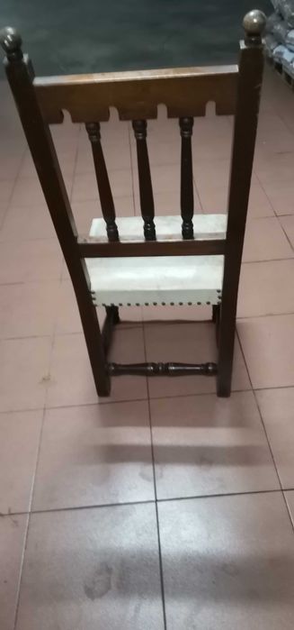 Cadeira para restauro vintage em bom estado