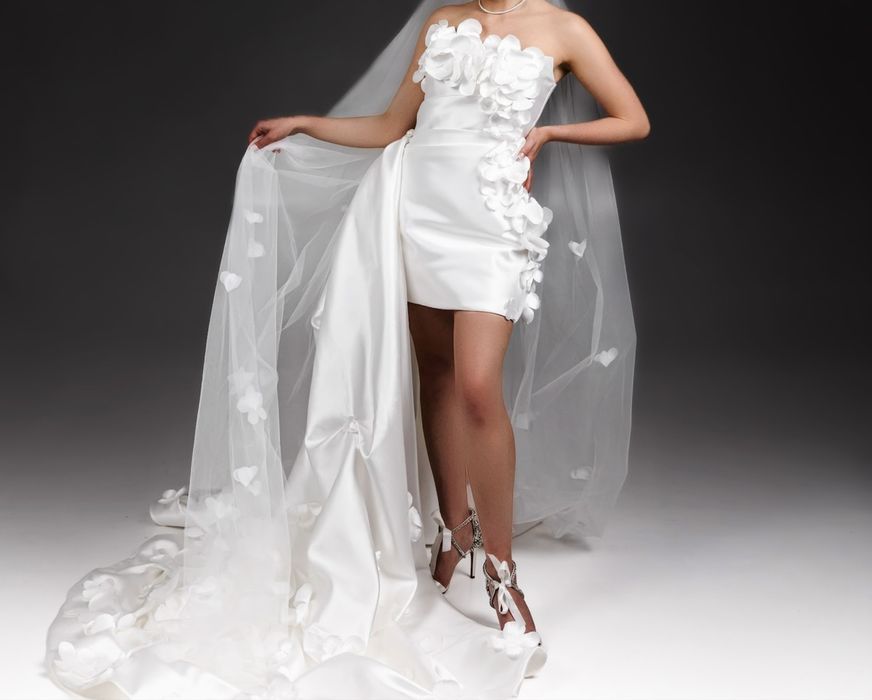 Продам весільну сукню