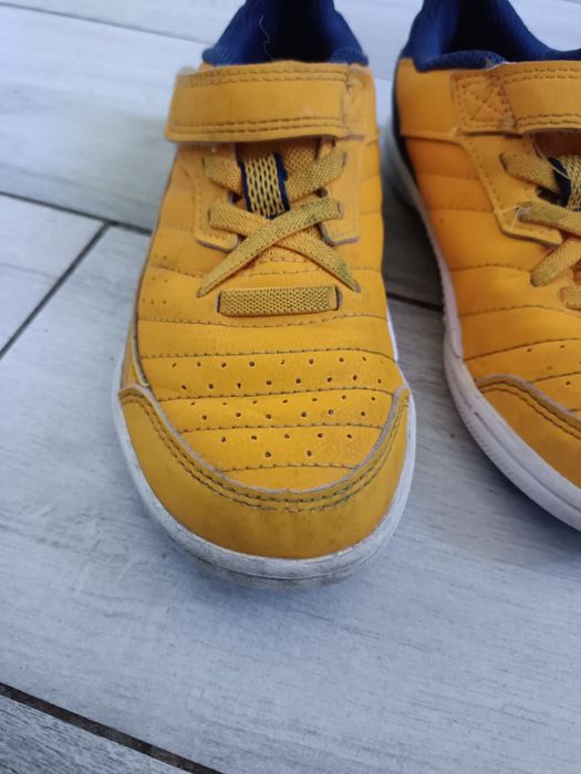Buty na wf halówki 29 chłopięce piłka nożna na rzep