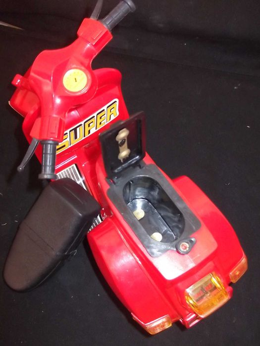 Brinquedo Vintage Scooter Vespa P200E Ciao Anos 80