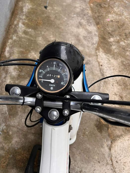 Suzuki RV 50    ..