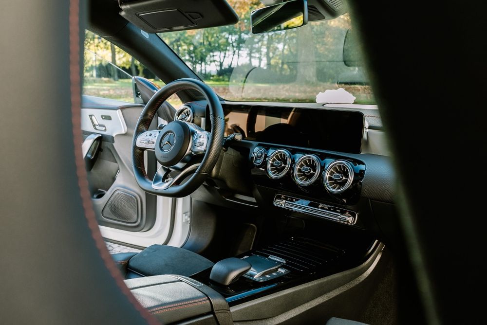 Wynajem auta do ślubu Mercedes CLA AMG LINE 550-700zł
