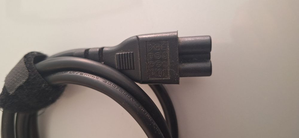 Electronic Cable447358035160606721
