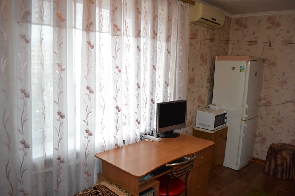 продам велику кімнату Лісовий масив Волкова космонавта Поповича 10а