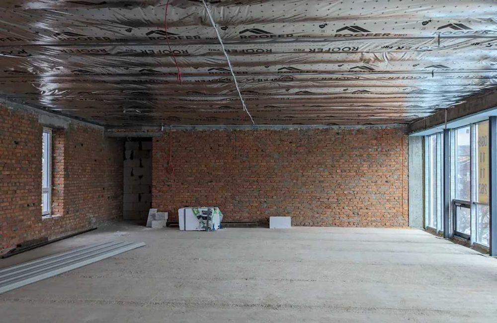 Продам Комерційне Фасадне приміщення!Перша лінія!