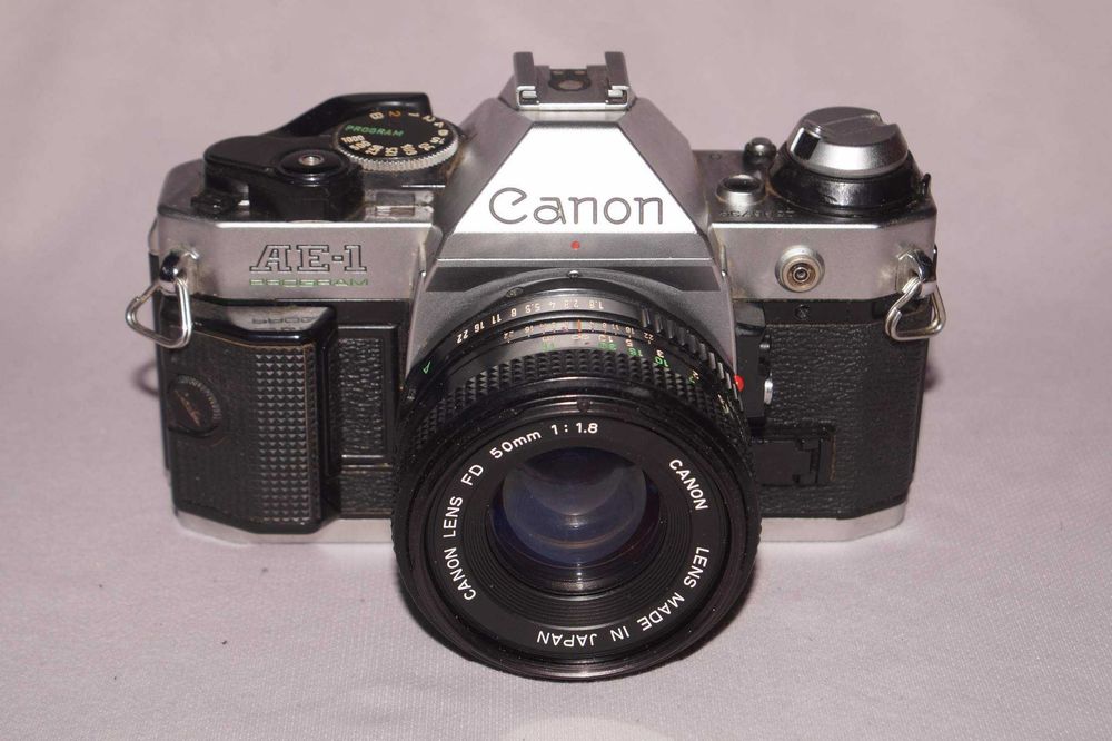 Canon AE-1 Program body abo 50mm f/1.8 (Data back)