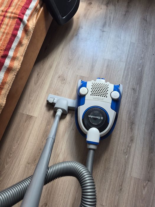 Продам пылесос electrolux zac6806 в хорошем состоянии