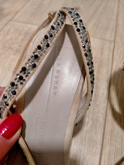 Niskie szpilki Zara r. 37 skóra kolor cielisty