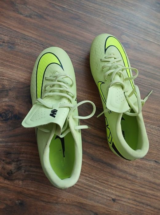 Korki Nike, buty piłkarskie 38, jak nowe