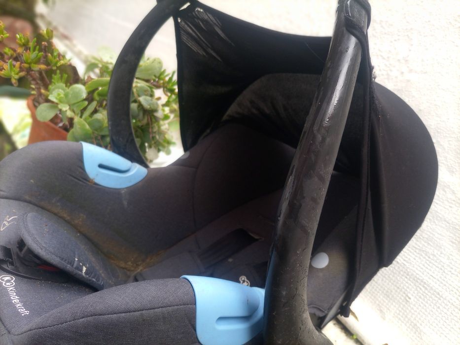 Cadeirinha auto bebe nova 10eur.