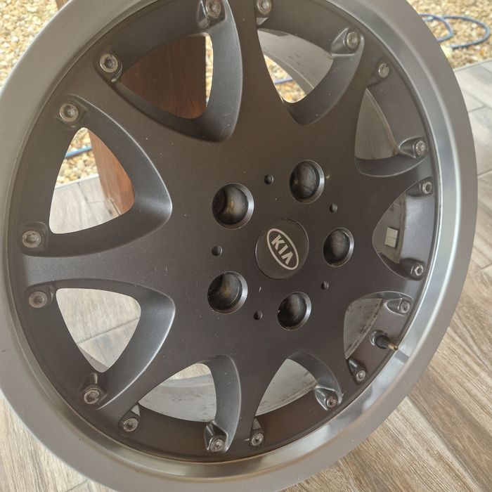 Felgi aluminiowe 19" 8.5J Kia Sorento – komplet 4 szt. – bardzo dobry stan