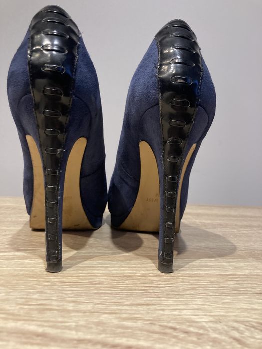 Szpilki Nine West 8M rozm 39 szczupła noga