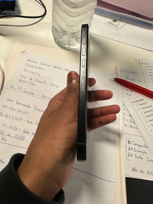 iPhone 16 Pro Max Novo (Sem garantia)