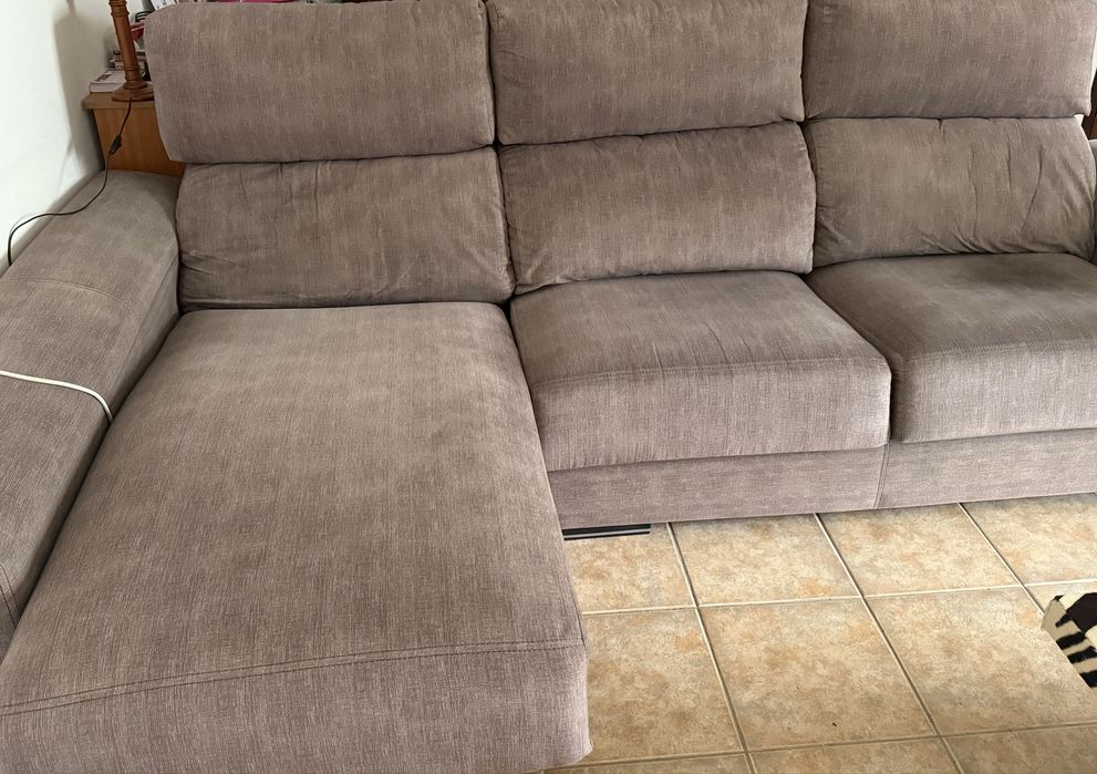 sofá cinzento em muito bom estaso