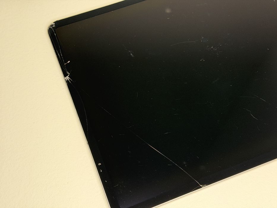 iPad Pro 12.9 3. gen. (A1895) - 256GB - pęknięty - faktura VAT 23%