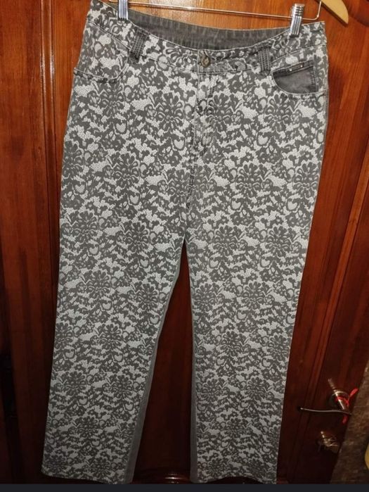 Модный    свитер.