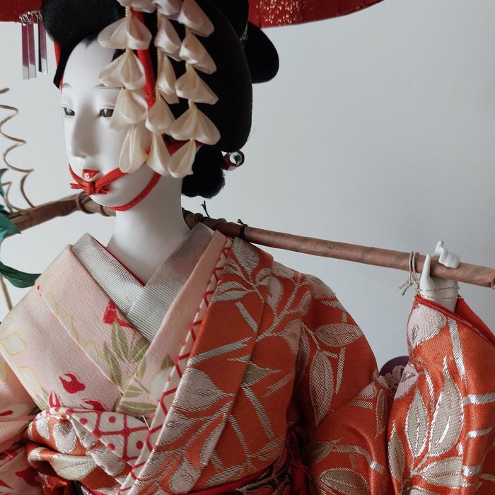 Boneca cerâmica japonesa