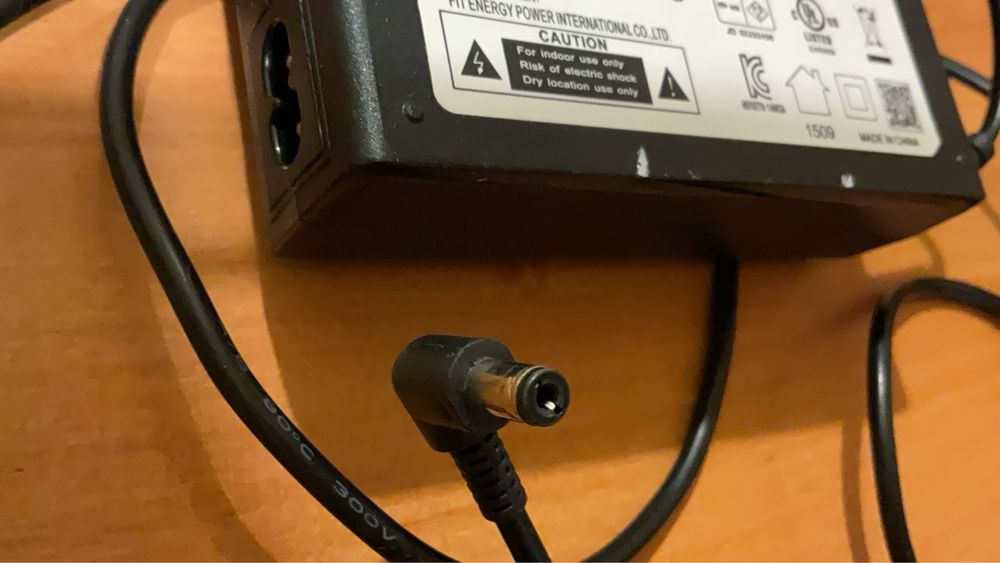 Зарядний пристрій 15v, 18v, 19v, 19.5v
