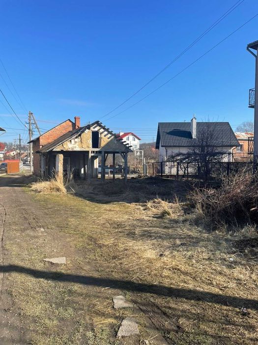 Продається земельна ділянка 4 сотки у м. Винники по вул. Мирона Кипріяна, 16
