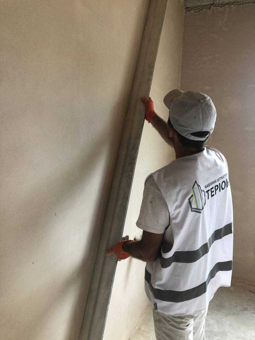 Машинная штукатурка. Стяжка підлоги - пола