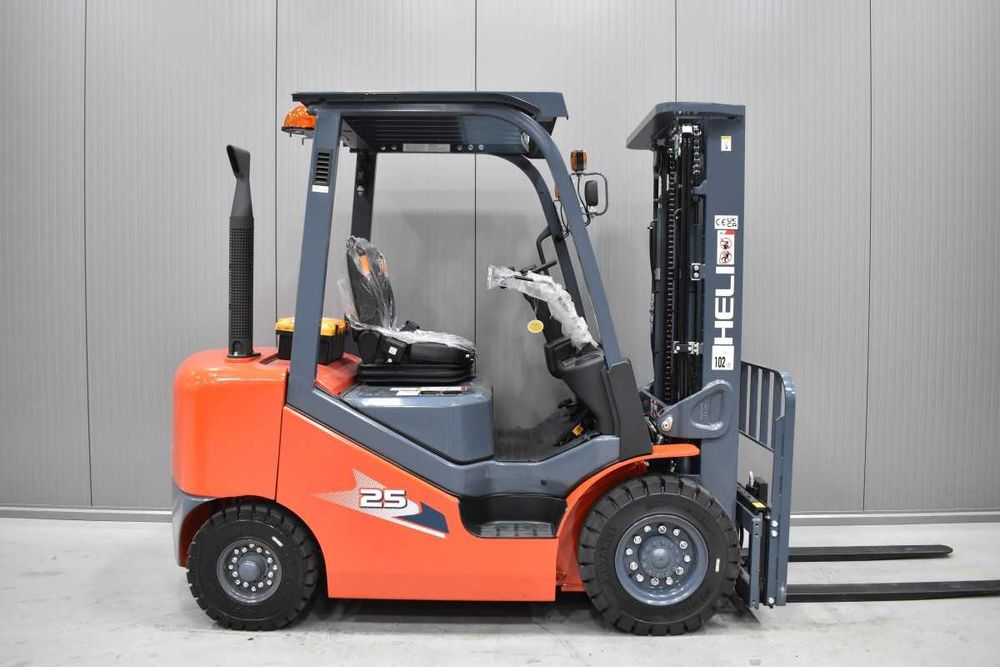 Wózek widłowy 2.5t DIESEL STAGE V- KUBOTA / kompaktowy / HELI / NOWY / gwarancja