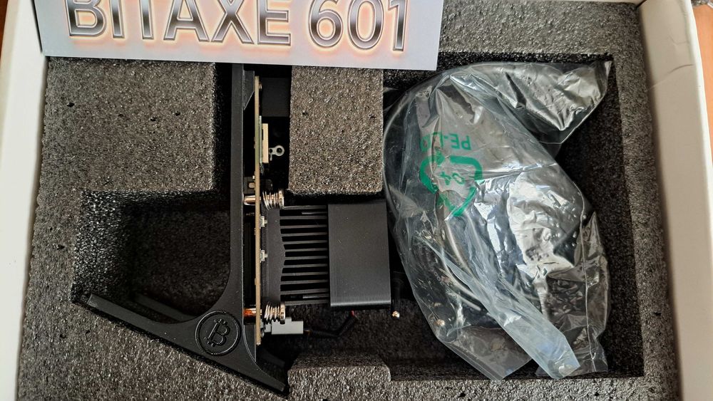 Bitaxe Gamma 601. Bitcoin майнер