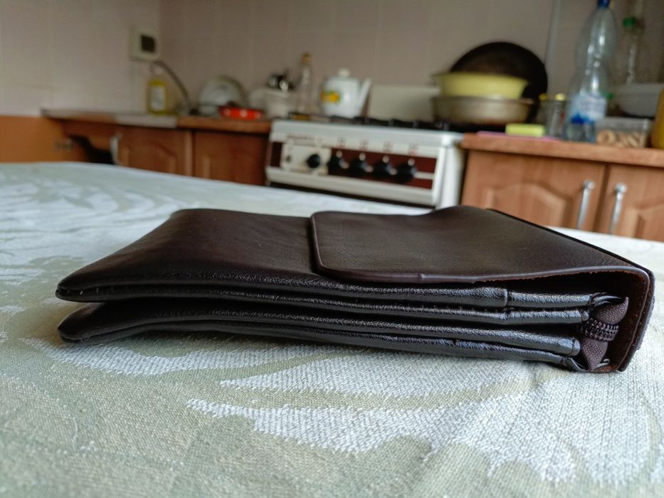 Продам барсетку сумку