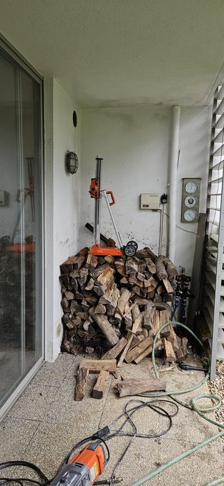 Furos em betão armado