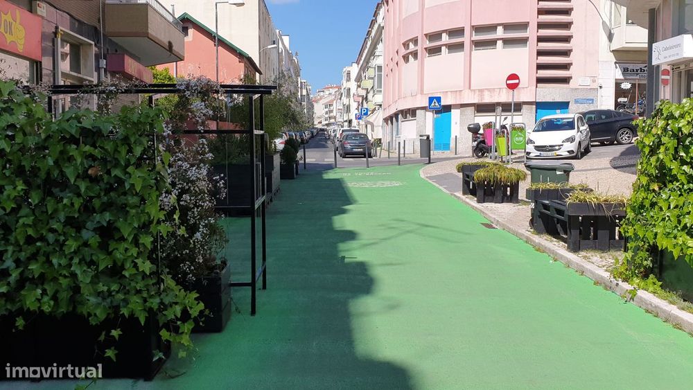 T1 on Rua Cláudio Nunes in Benfica. Renovated and fully equipped. Prime location