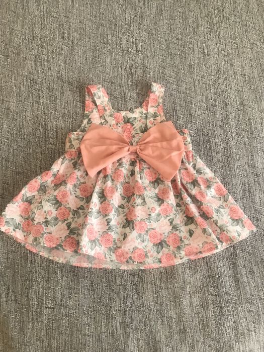 Продам дитячий сарафан на вiк 1-2 роки, в гарному станi. Цiна 150 грн