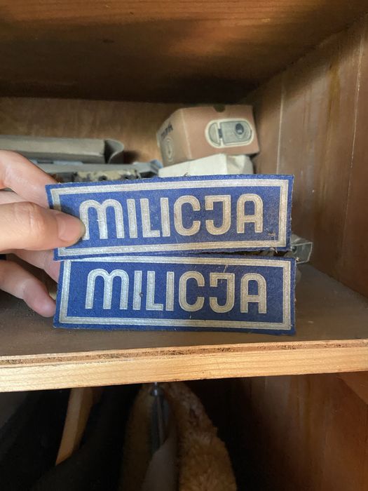 Mundury, plaszcze i akcesoria milicyjne