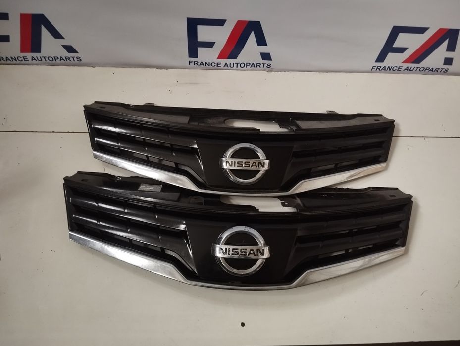 Решітка радіатора Нісан Ноте Nissan Note