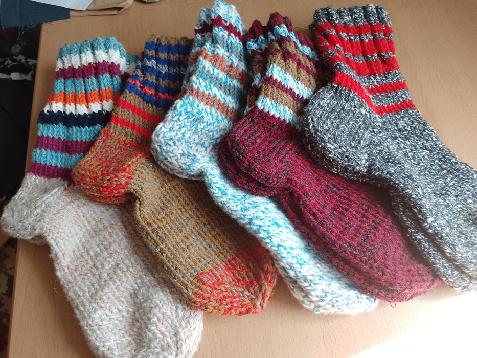 Шкарпетки ручної роботи для самих маленьких дітей. Ручна робота