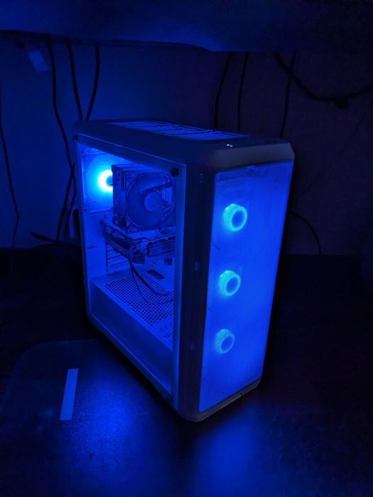 Sprzedam komputer stacjonarny – i5 / RTX 3060 / 32 GB RAM / Dysk SSD