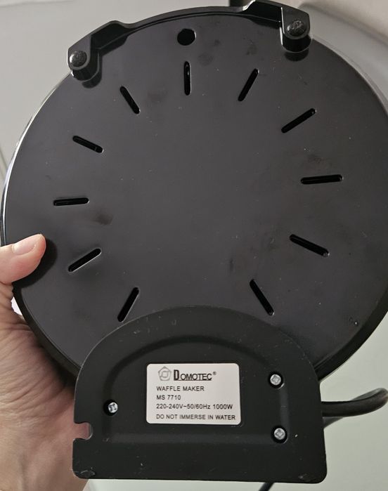 Вафельниця  Domotec ms7710
