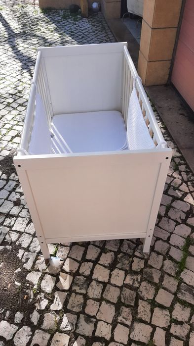 Cama de Bebe como nova, com colchao e resguardo lateral,
90€
Posso faz