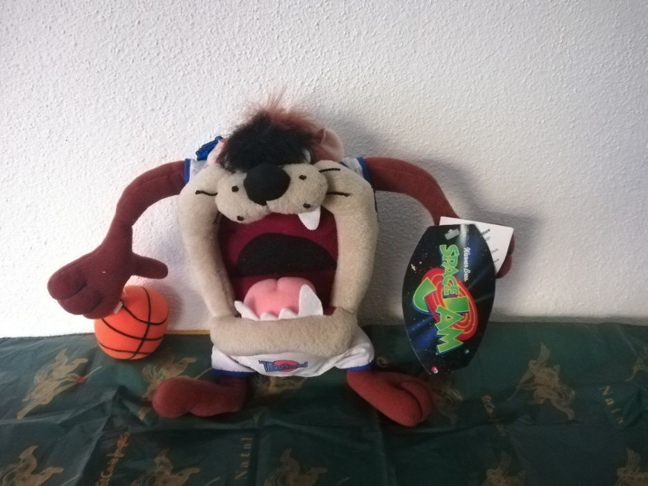 Vários Peluches NOVOS Looney Tunes, Sad Sam, Garfield, Winnie The Poo