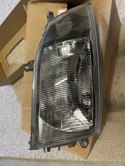 Optica direita toyota hiace