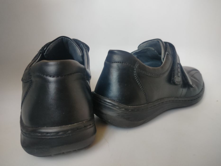 Buty skórzane czarne 43