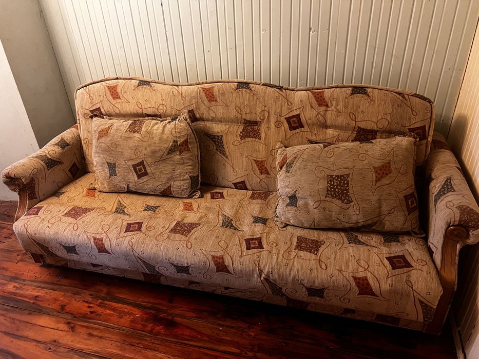 Beżowa sofa kanapa rozkładana